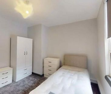 12 bedroom house share to rent - Photo 1