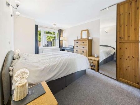 Gladsmuir Close, Walton-on-thames, KT12 - Photo 4