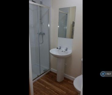1 bedroom in a house share to rent - Photo 6