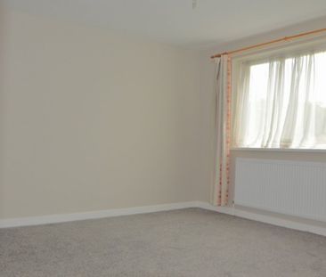 Raymond Road, Slough, Berkshire,SL3 - Photo 2