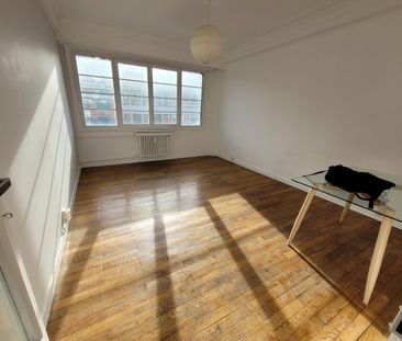 Location Appartement 3 pièces 77m² LILLE 59800 - Photo 4