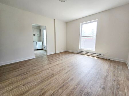 For Lease - 63 Main Street Unit# 2, Grimsby, Ontario - Photo 3