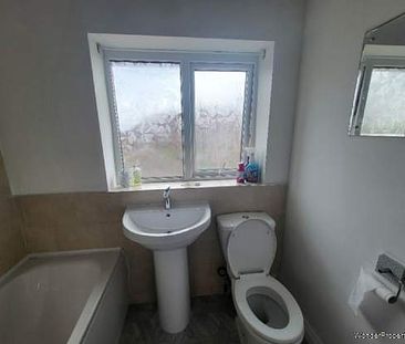 3 bedroom property to rent in Dewsbury - Photo 4