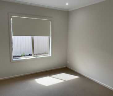 Modern 3 Bedroom Property in Angle Vale - Photo 2