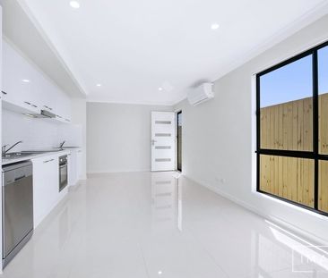 DON'T MISS OUT ON THIS BEAUTIFUL UNIT!! - Photo 2