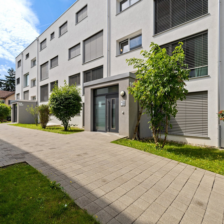 GROSSZÜGIGE MODERNE WOHNUNG MIT GARTENSITZPLATZ - Foto 3