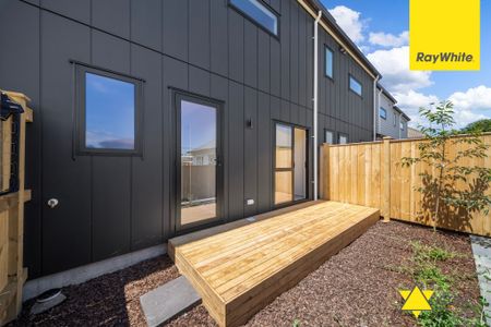 Stylish Three-Level Living in a Prime, Convenient Location - Photo 5