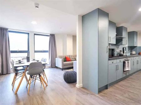 Silver En-Suite (Courtyard View) - Photo 4