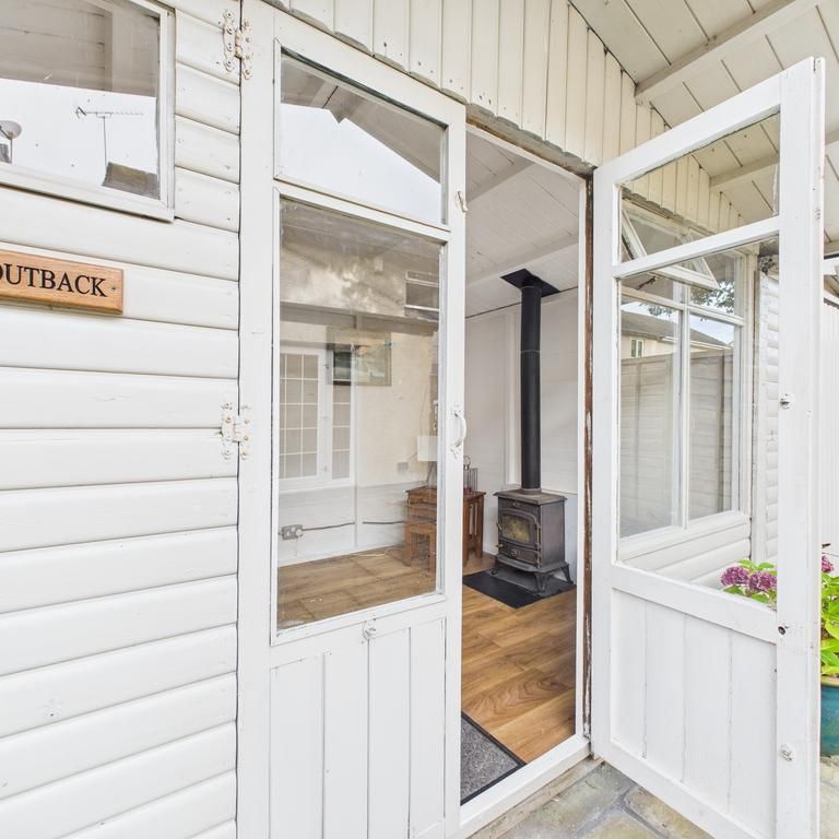 2 bedroom terraced house to rent - Photo 1