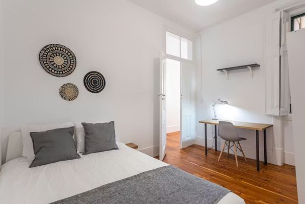 Calçada do Marquês de Abrantes, Lisbon, Lisbon 1200-163 - Photo 1