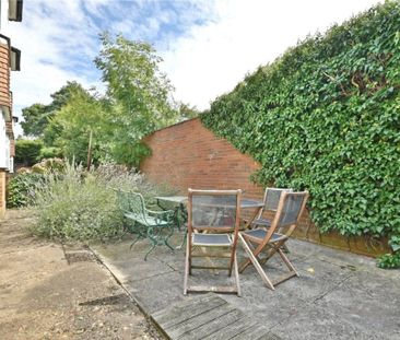 Vines Avenue - Photo 6