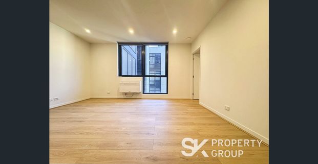 Paris-End Elegance in the Heart of the City - Photo 1