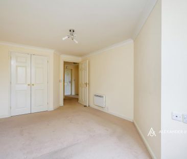 1 bedroom flat to rent - Photo 2