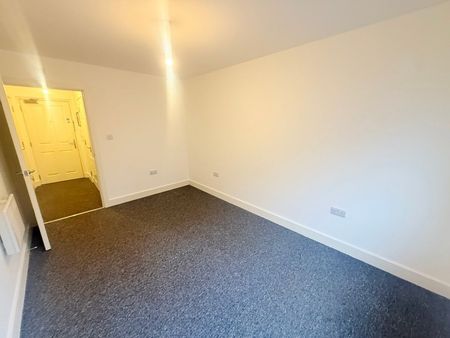 Newton Road, Yeovil, Somerset - Photo 2