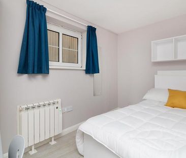 3 bedroom apartment to rent - Photo 4