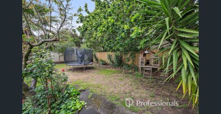 SPACIOUS FAMILY LIVING - Photo 5