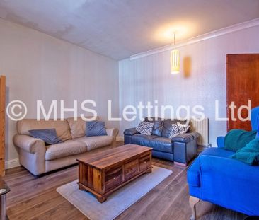 4 Bedroom End Terraced House for rent in Harold View - Photo 1