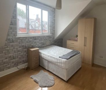 Lucas Street (room 6), Headingley, Leeds - Photo 3