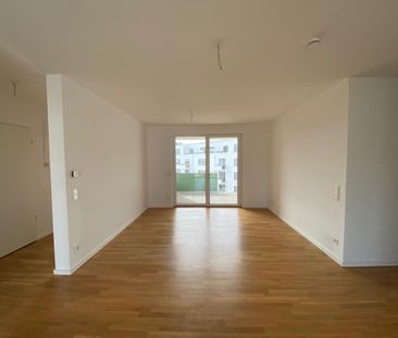 Einziehen & Wohlfühlen! Schöne 3-Zimmer-Wohnung mit Loggia in der Lincoln-Siedlung - Photo 4