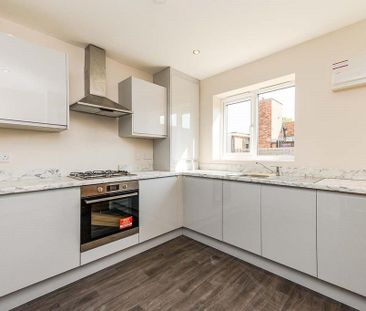 4 bedroom terraced house to rent - Photo 4