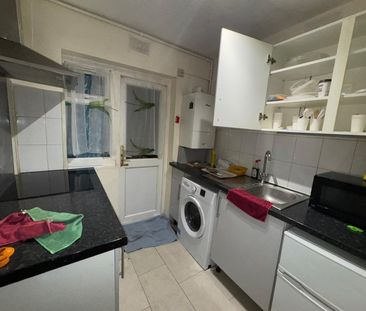 2 Bed Terraced House, Morena Street, SE6 - Photo 6