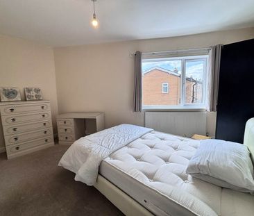 Portlands, Fairfield Avenue Bramley - Photo 5