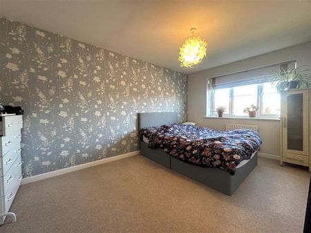 4 bedroom detached house to rent - Photo 3