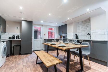 6 bedroom terraced house to rent - Photo 4