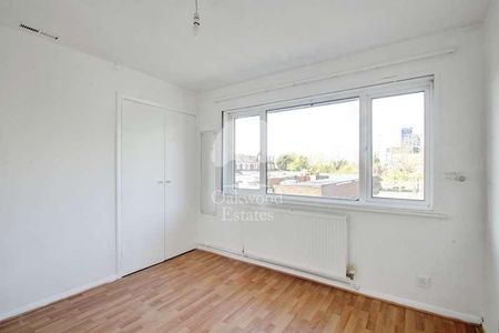 Severn Crescent, Langley, SL3 - Photo 3