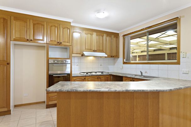 Spacious 3-Bedroom Home with Modern Amenities in Epping - Photo 1