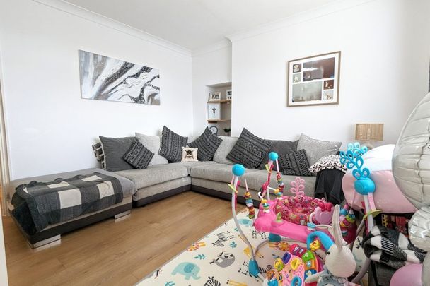 Pendre Crescent, Llanharan, PONTYCLUN - Photo 1