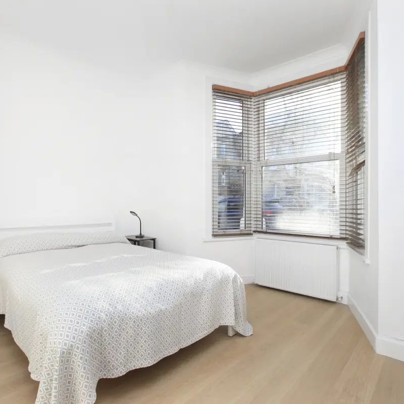 1 bedroom flat in Wandsworth - Photo 1