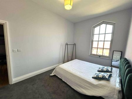 3 bedroom apartment to rent - Photo 4