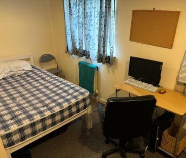 5 Bed Student Home - 9 Regency Place, Canterbury - Photo 3