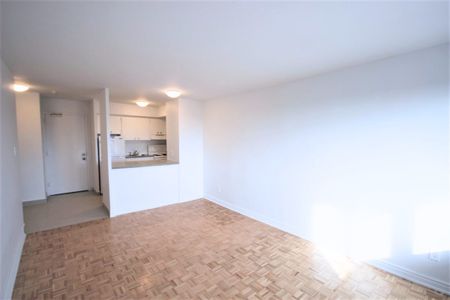 Studio Available NOW – 7355 Acadie - Photo 3