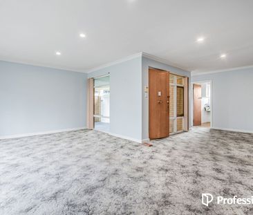 Spacious Family Home! - Photo 3