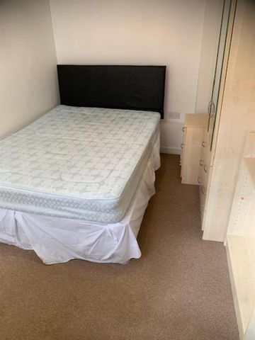 7 bedroom flat to rent - Photo 2