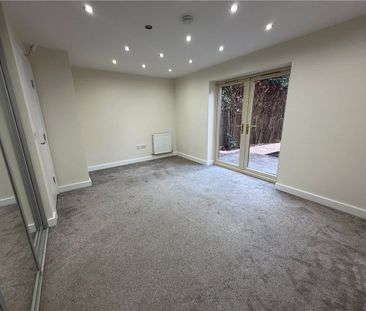 A 3-bedroom terraced property situated on the popular Comelybank Dr... - Photo 6