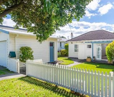 Kauri Street, Eastbourne - Photo 2