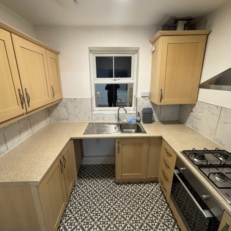 2 Bed Flat, Appleton Street, M8 - Photo 1