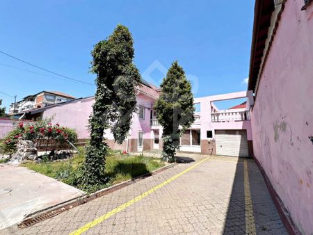 Casa cu 6 camere de inchiriat in Rogerius - Fotografie 5