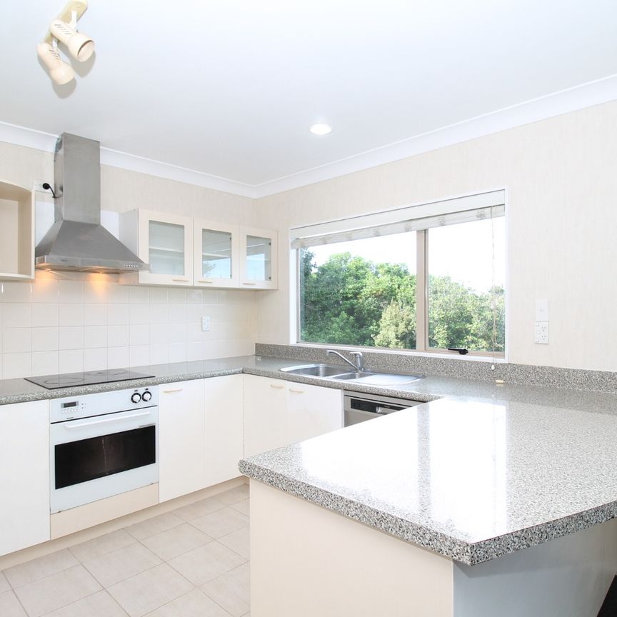 Unit 2, 49 Ribbonwood Crescent, Goodwood Heights, Auckland - Photo 1
