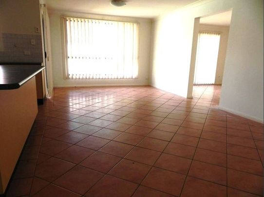 SPACIOUS FOUR BEDROOM FAMILY HOME !!! - Photo 1