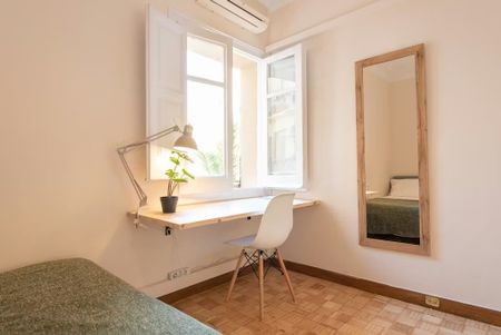 Carrer de Casanova, Barcelona, Catalonia 08011 - Photo 3