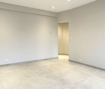 Appartement te huur in Jette voor € 980 met 1 slaapkamer - Photo 1