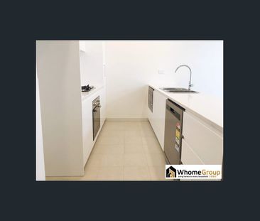 Near New 2 Bedroom Spacious Apartment on Top Floor - Photo 4