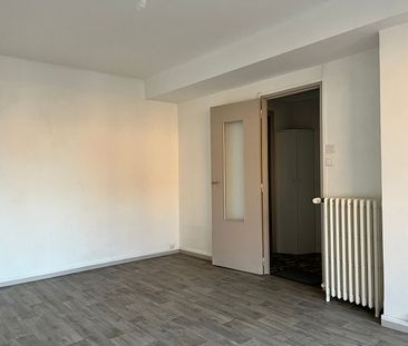 Location Appartement 3 pièces 56m² - Photo 3