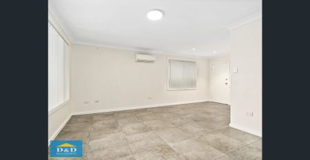 Beautiful 3 Bedroom Family Home. Quiet, convenient location. Air Conditioning. Large covered outdoor patio overlooking private backyard. - Photo 3