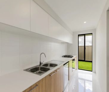 “Spacious Family Home with Dual Kitchens in Prime Hammond Park Loca... - Photo 1