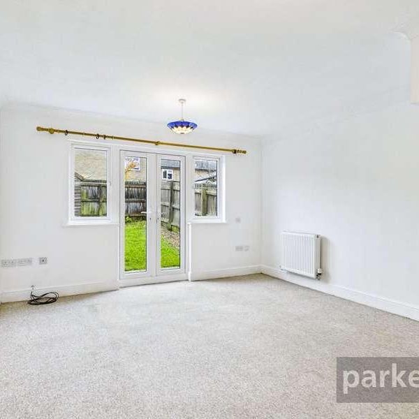 Chamberlain Close, Carterton, Oxfordshire, OX18 - Photo 1